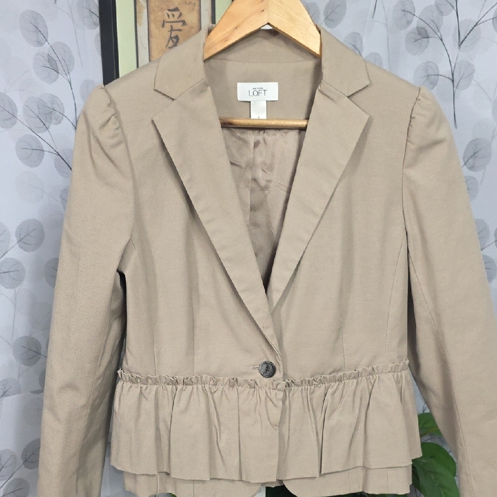 LOFT Tan Ruffle Hem Blazer - Size 6 - Peplum Style Career Jacket - Picture 4 of 10